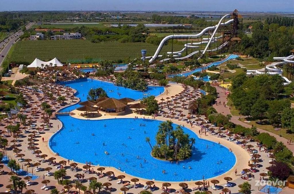 Villa Santin Carraro Immobiliare - Family Apartments Лідо-ді-Єзоло Екстер'єр фото