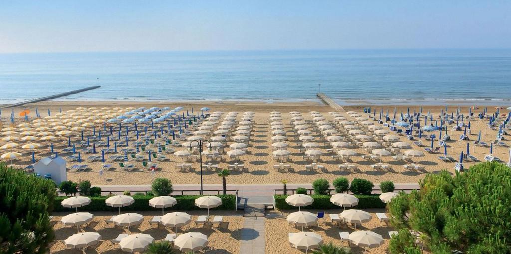 Villa Santin Carraro Immobiliare - Family Apartments Лідо-ді-Єзоло Екстер'єр фото
